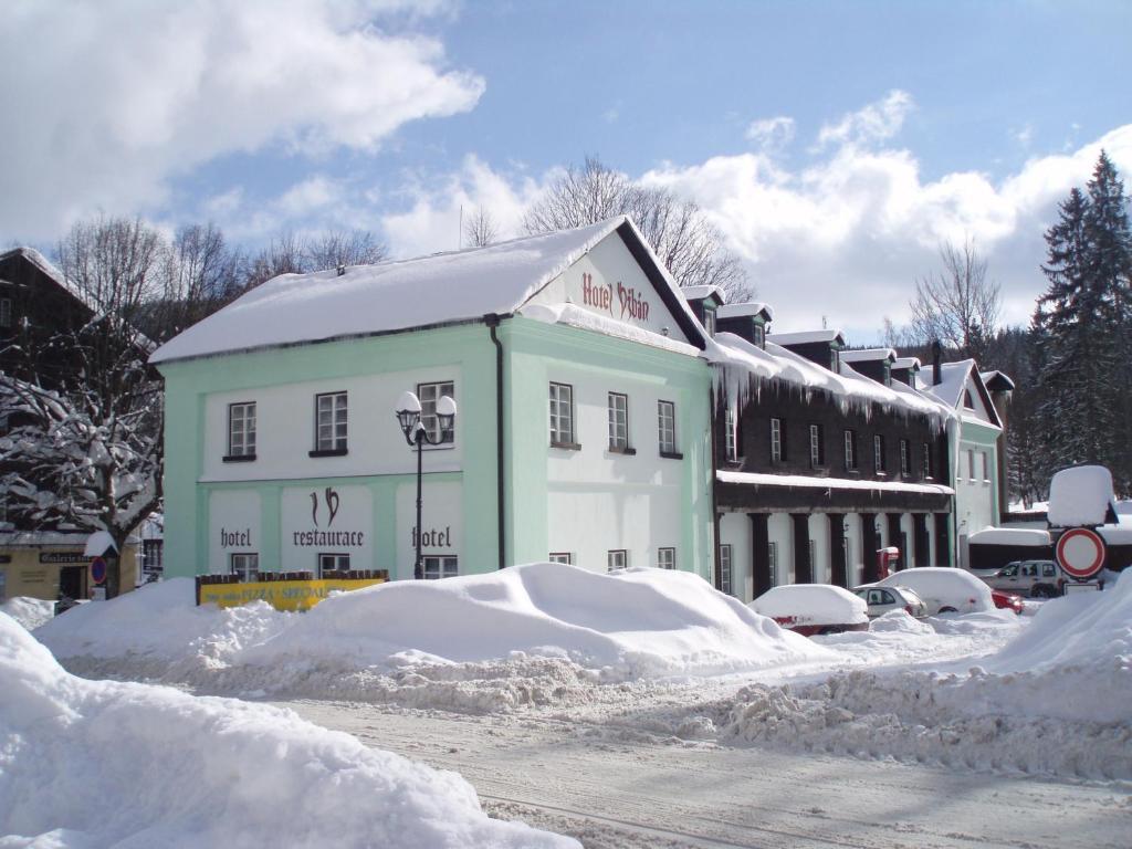 Hotel Dzban Jindrichov Екстер'єр фото