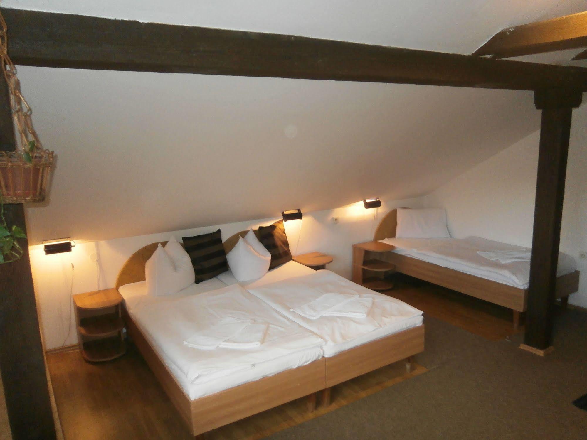 Hotel Dzban Jindrichov Екстер'єр фото