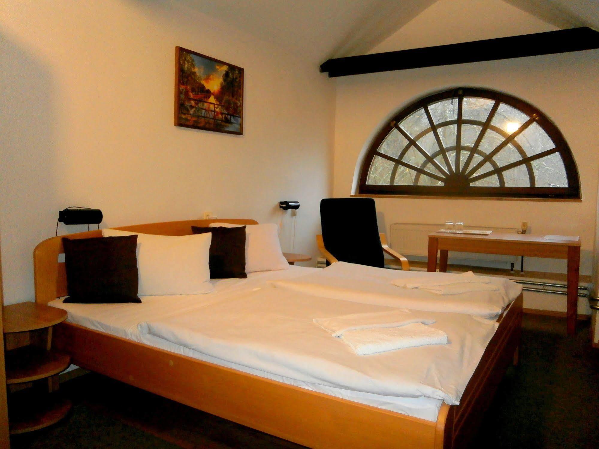 Hotel Dzban Jindrichov Екстер'єр фото