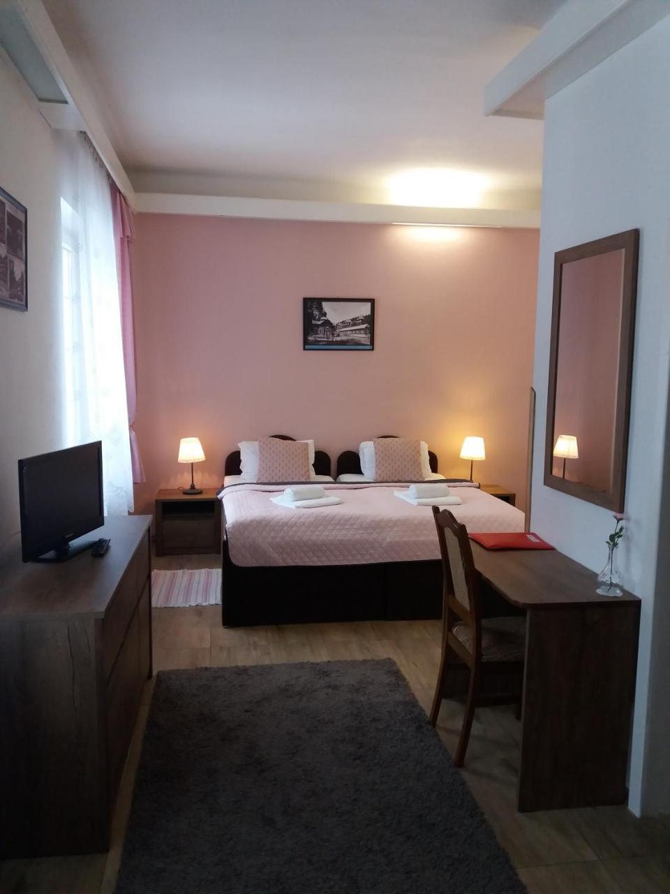 Hotel Dzban Jindrichov Екстер'єр фото