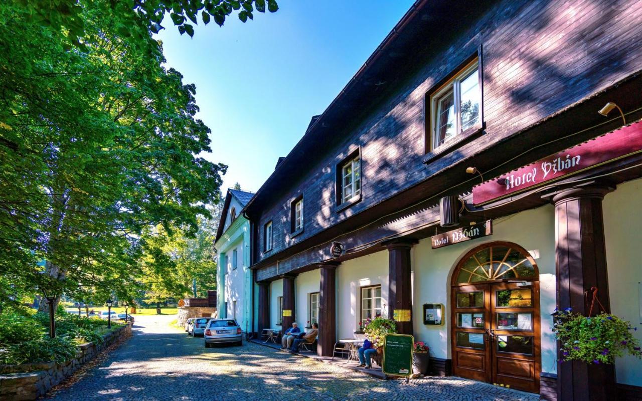 Hotel Dzban Jindrichov Екстер'єр фото